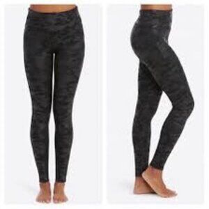Spanx Look At Me Now Camo Leggings Athletic Stretchy Size Small